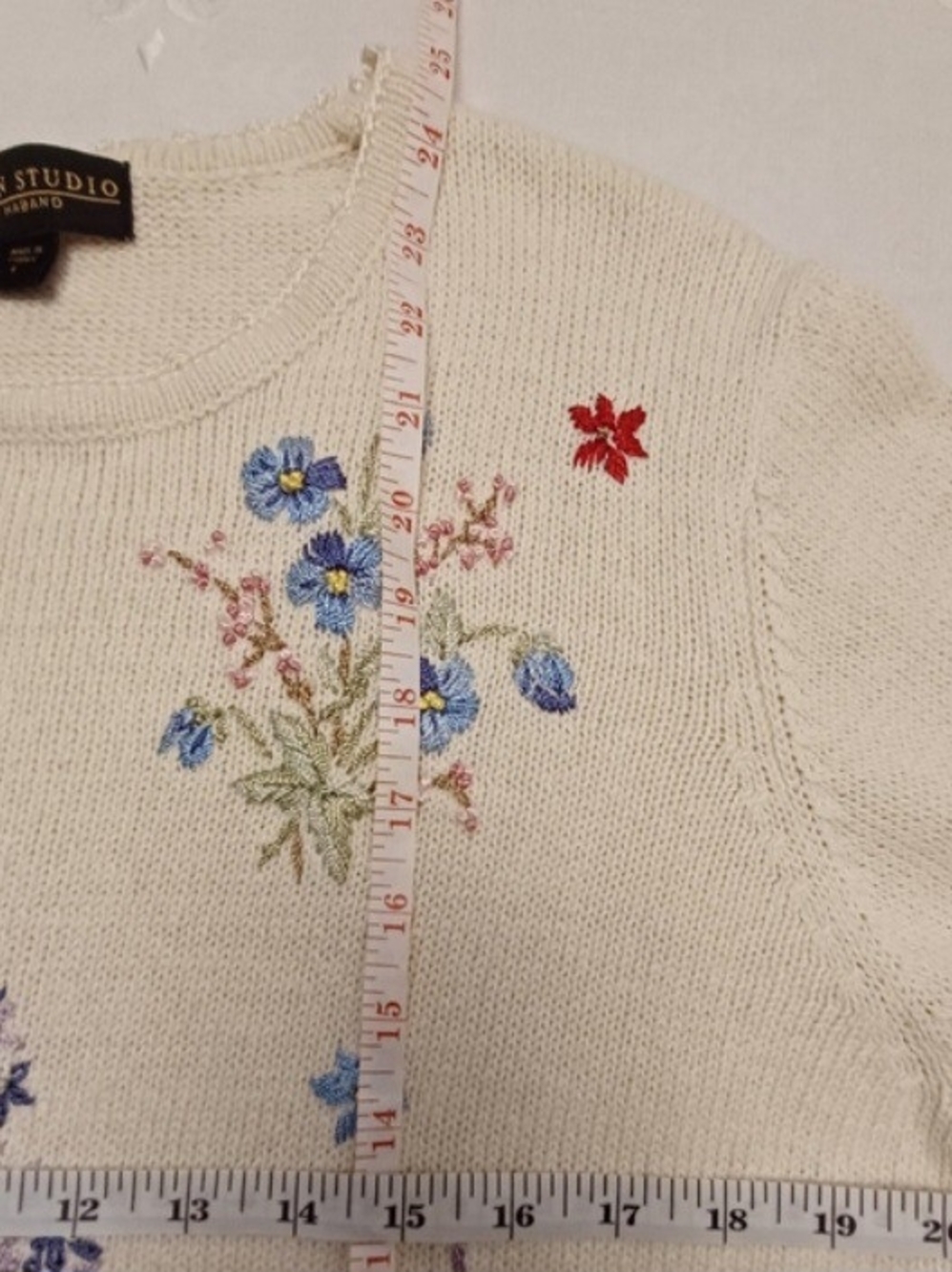 Vintage Salon Studio Cream Floral Embroidered Knit Sweater - Picture 4 of 5